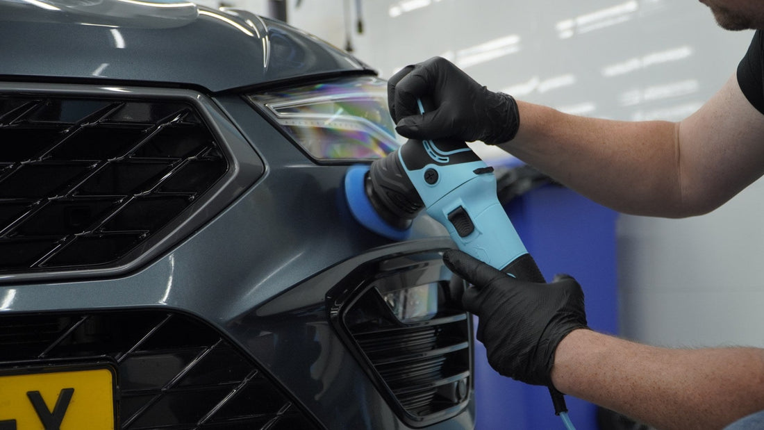 Bumpers, stijlen en spoilers polijsten met een mini dual action polijstmachine: stappenplan