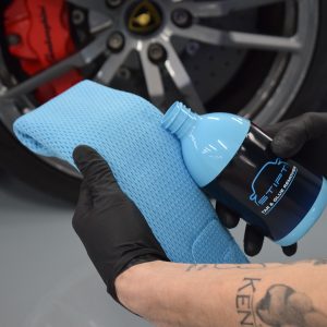 Tar & Glue Remover aanbrengen op doek