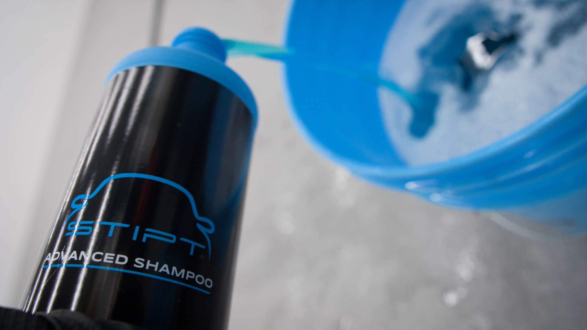 Stipt Advanced Shampoo autoshampoo met emmer sop voor krachtige reiniging van auto