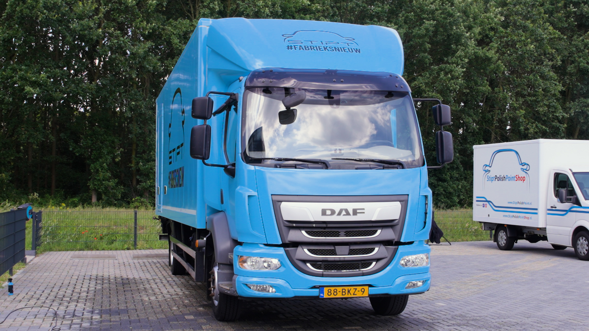 schone vrachtwagen na poetsen met Stipt Truck Care pakket