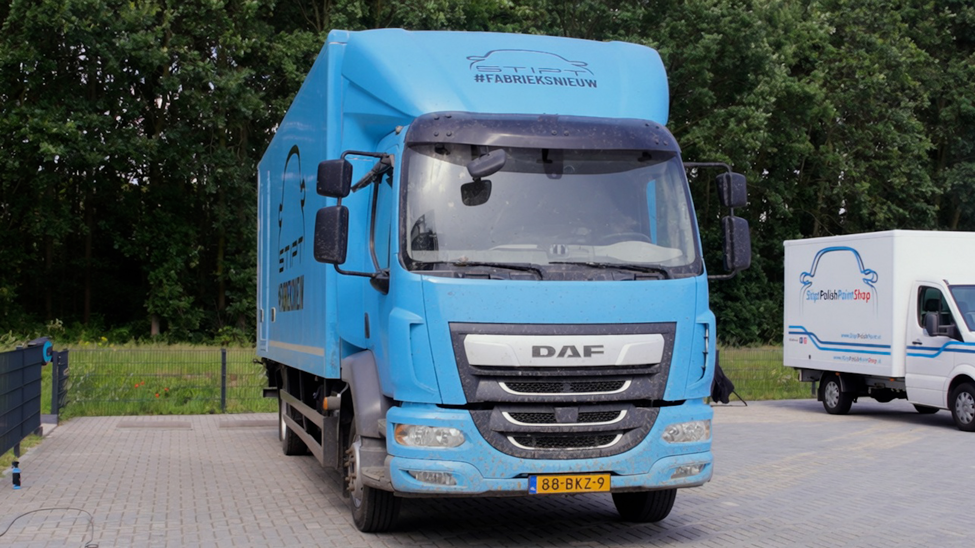 vieze vrachtwagen